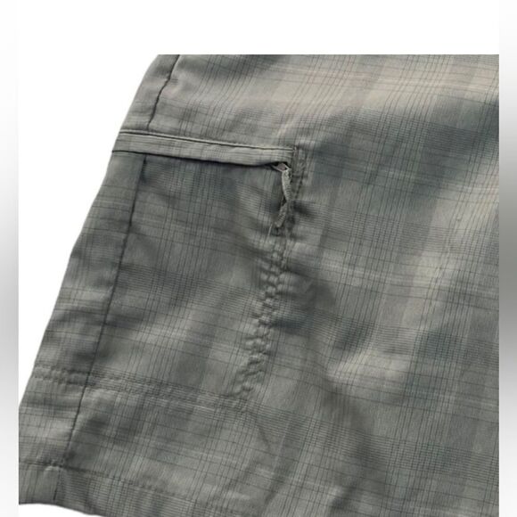 2 Pair Greg Norman for Tasso Elba Men's Sz 38 Grey Flat Front Chino Golf Shorts - Picture 7 of 9